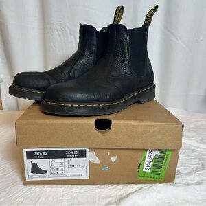 Dr. Martens 2976 Chelsea Boots Women’s sz9 Black Textured Leather